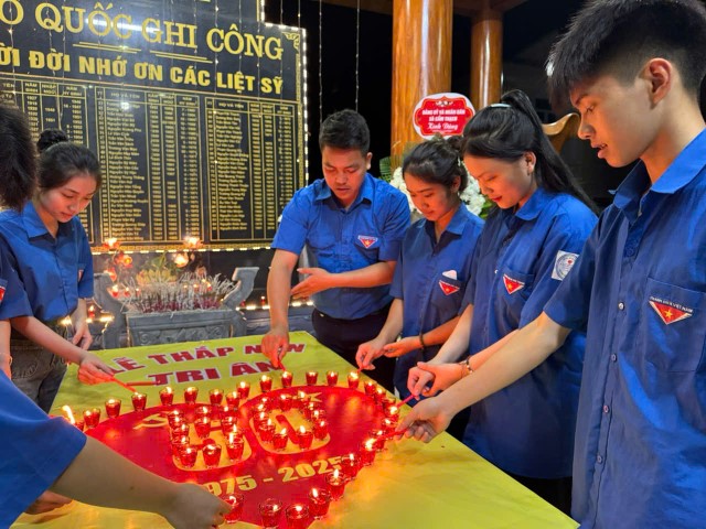 Tuổi trẻ Cẩm Thạch tổ chức Lễ “Thắp nến tri ân